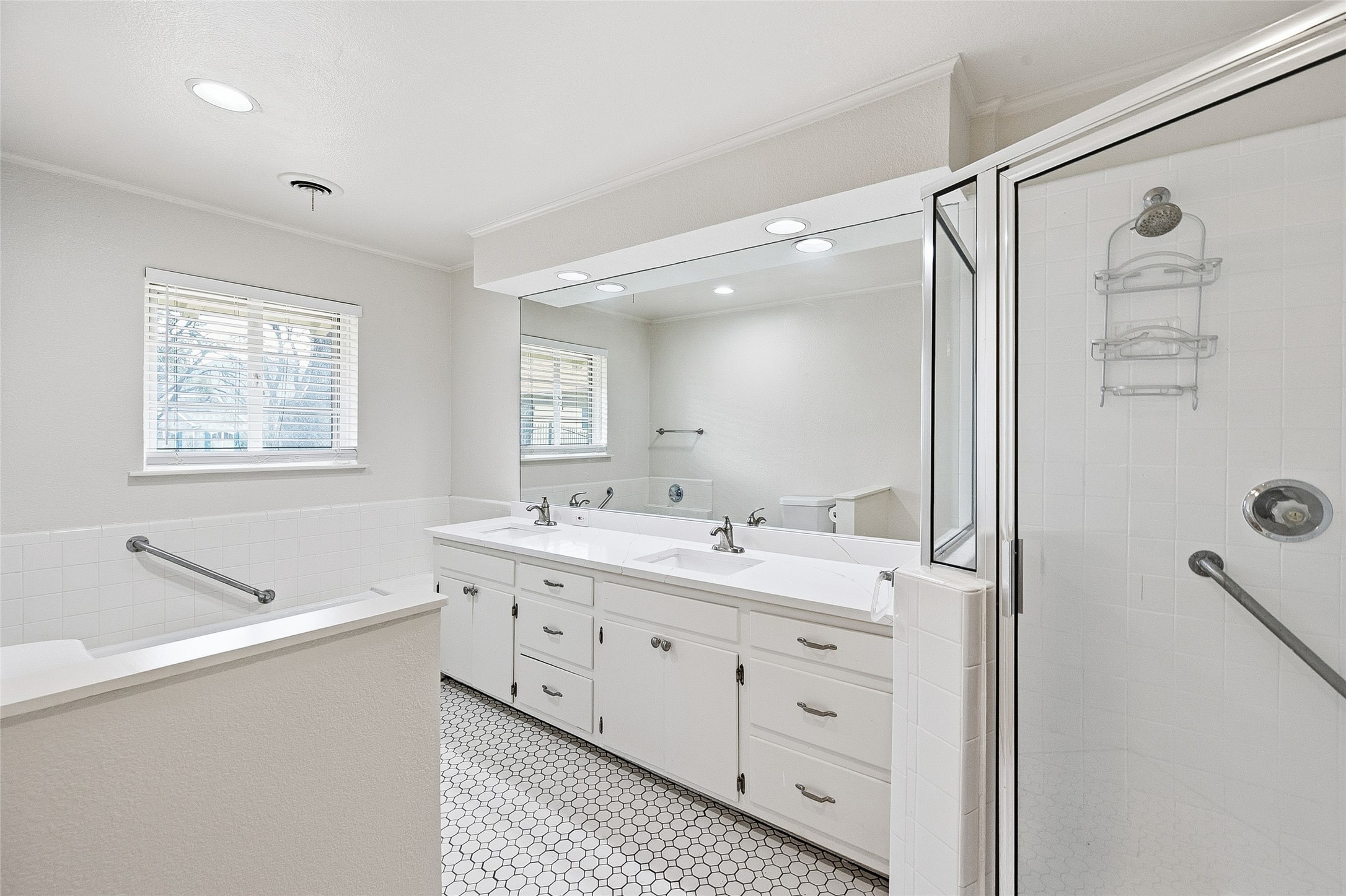 1901 Bluebird Avenue Fort Worth TX 76111