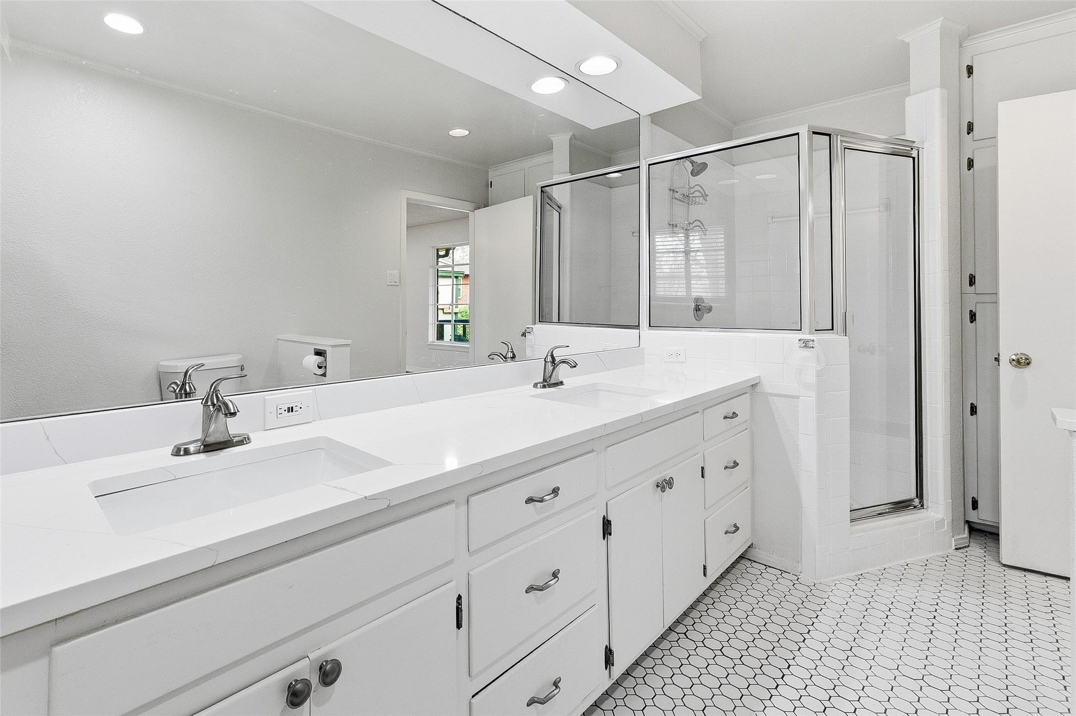 1901 Bluebird Avenue Fort Worth TX 76111