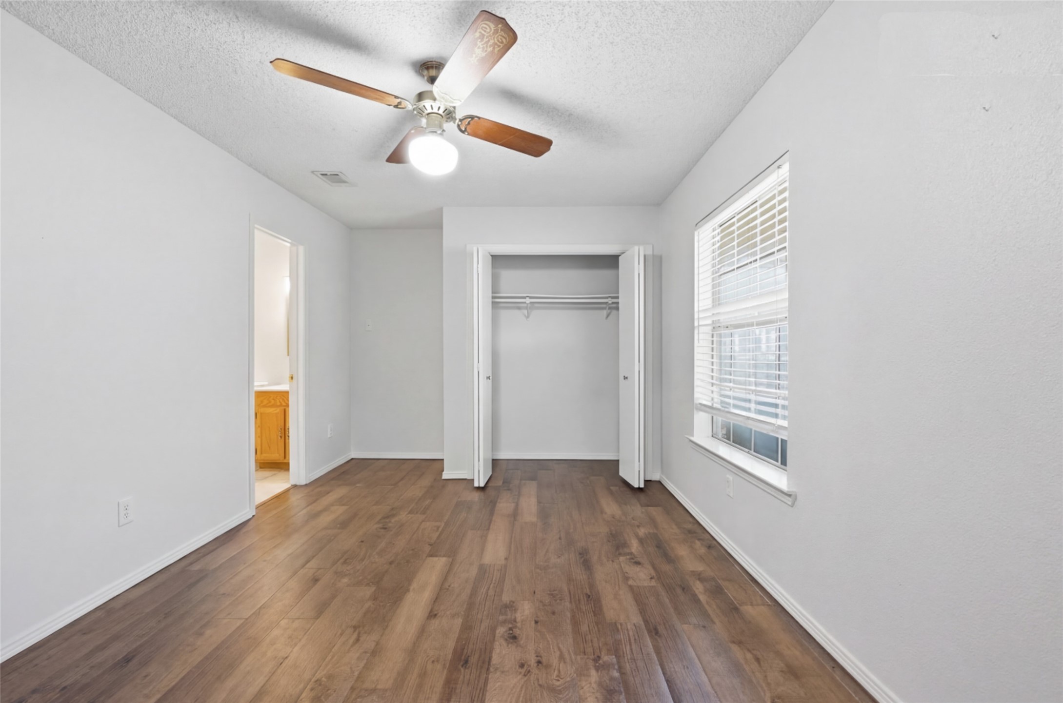 1901 Bluebird Avenue Fort Worth TX 76111