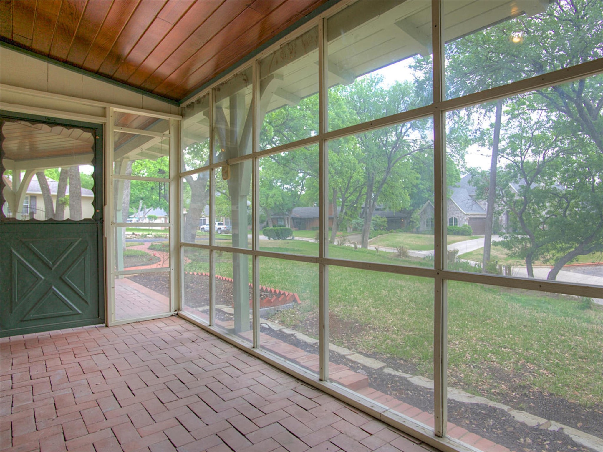 1901 Bluebird Avenue Fort Worth TX 76111
