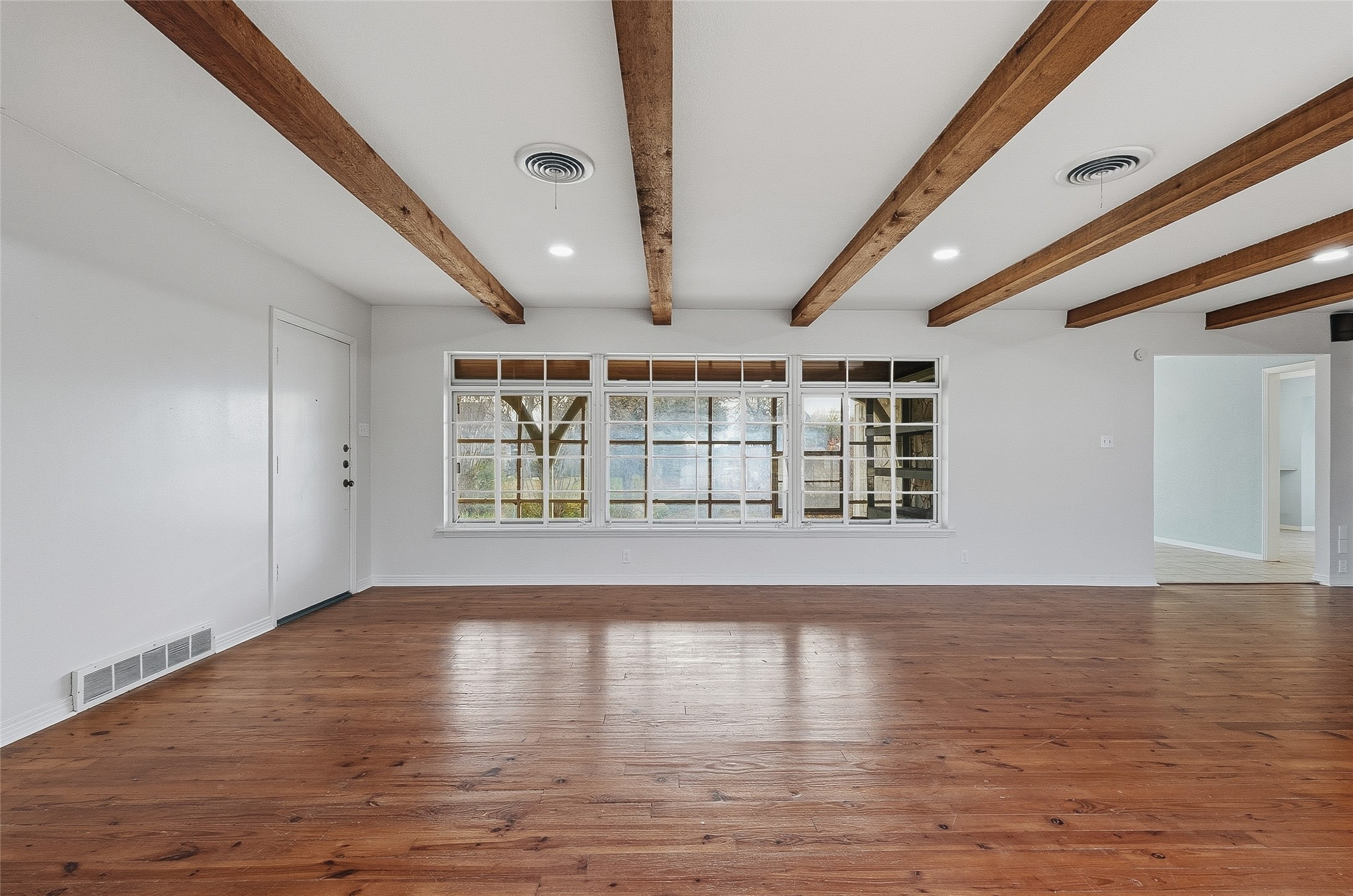 1901 Bluebird Avenue Fort Worth TX 76111
