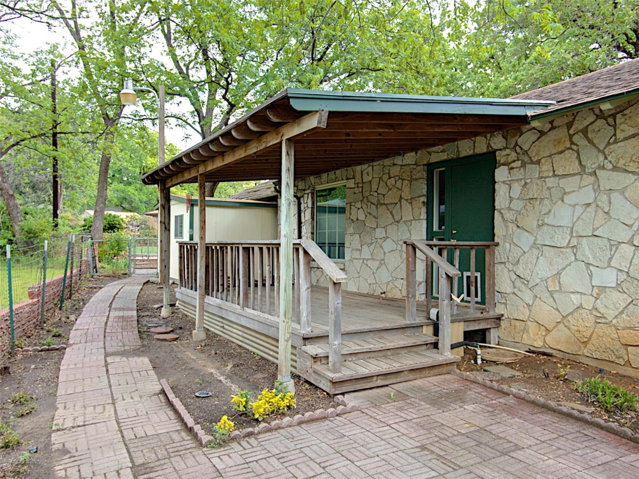 1901 Bluebird Avenue Fort Worth TX 76111