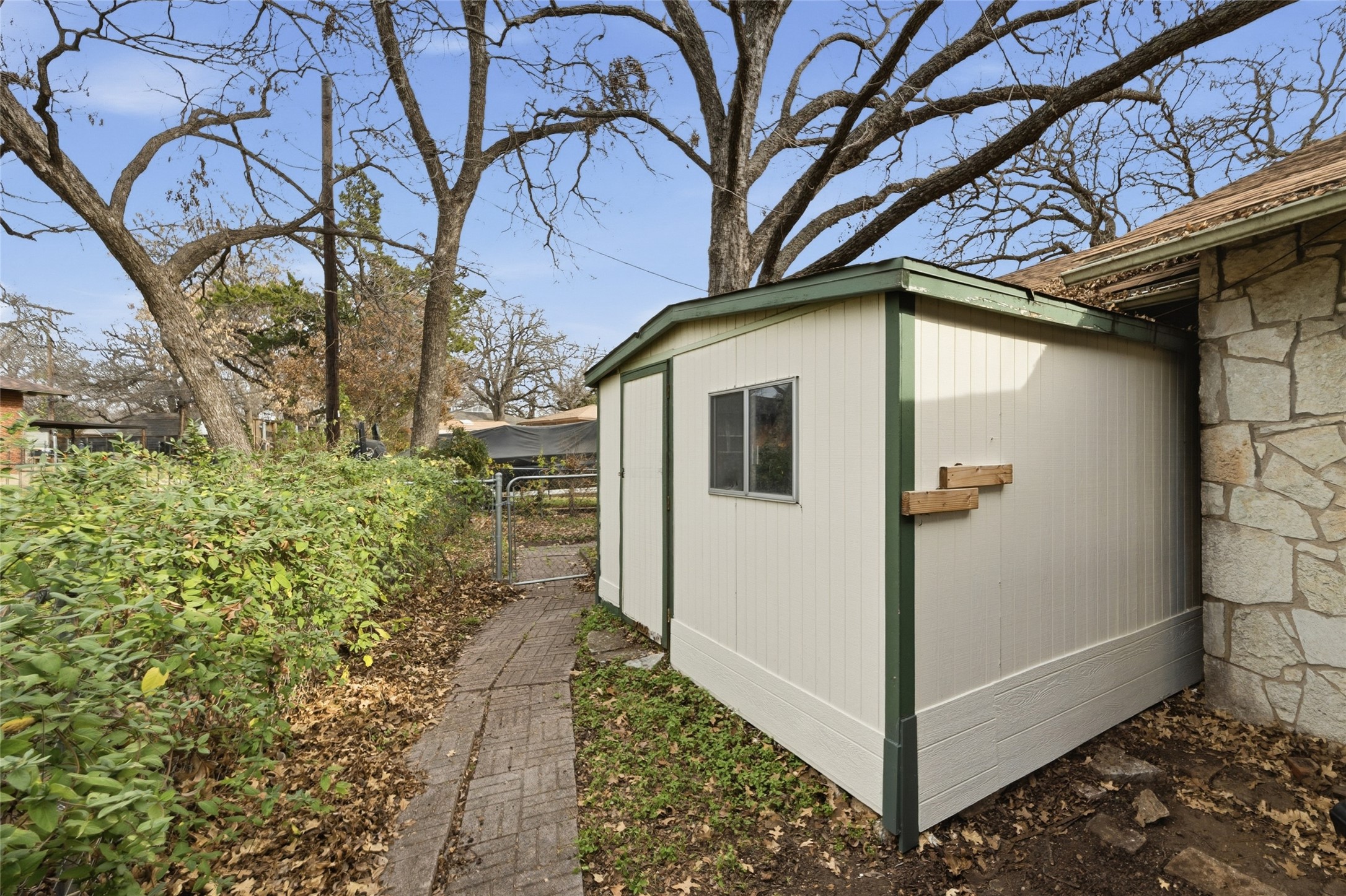 1901 Bluebird Avenue Fort Worth TX 76111