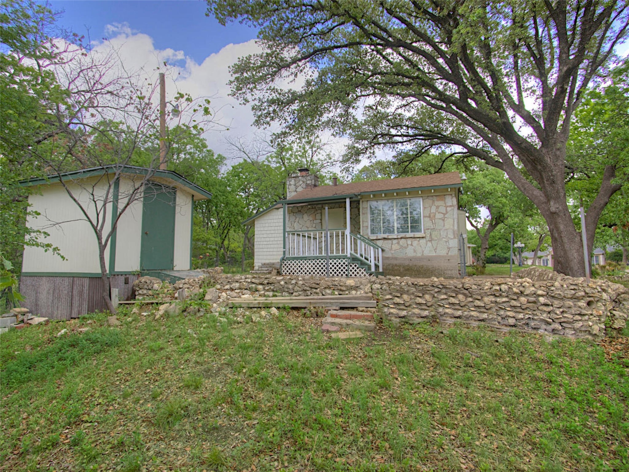 1901 Bluebird Avenue Fort Worth TX 76111