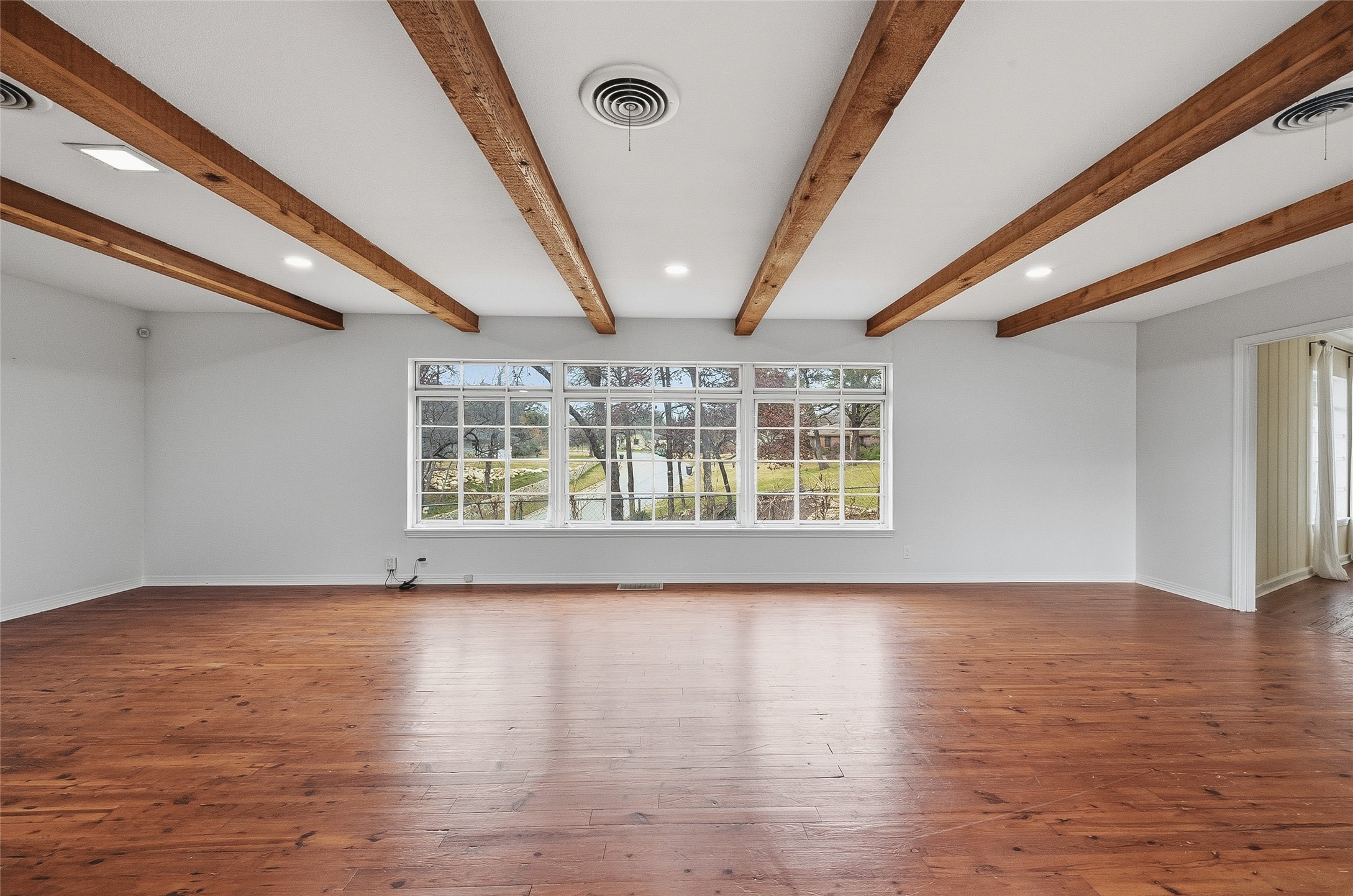 1901 Bluebird Avenue Fort Worth TX 76111