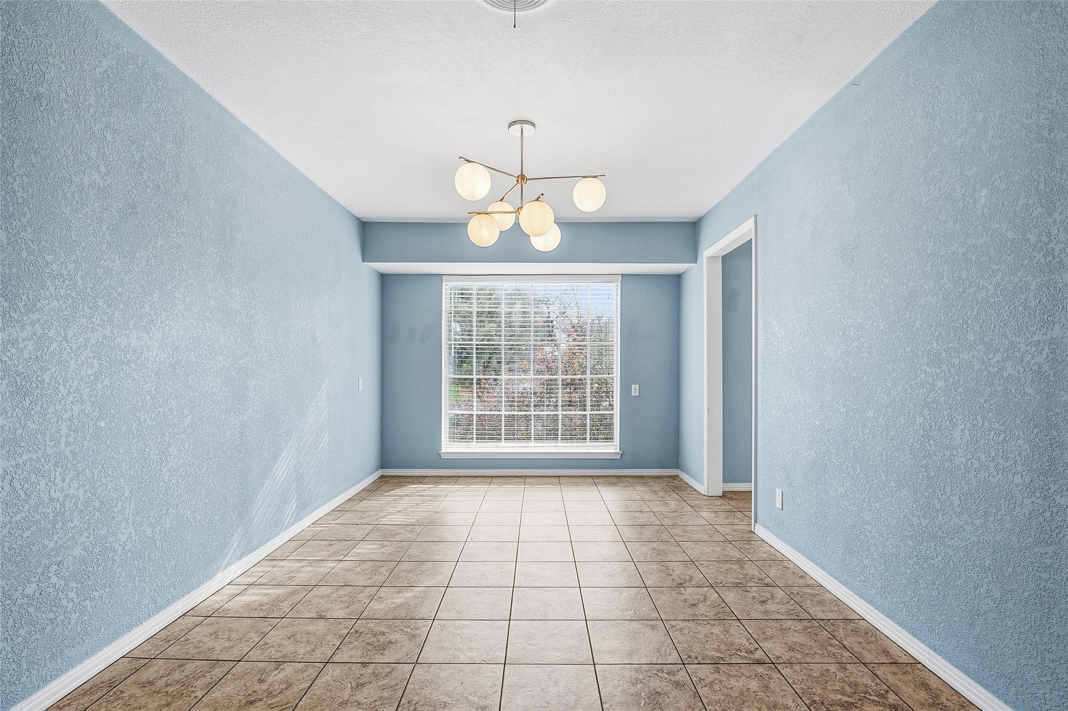 1901 Bluebird Avenue Fort Worth TX 76111