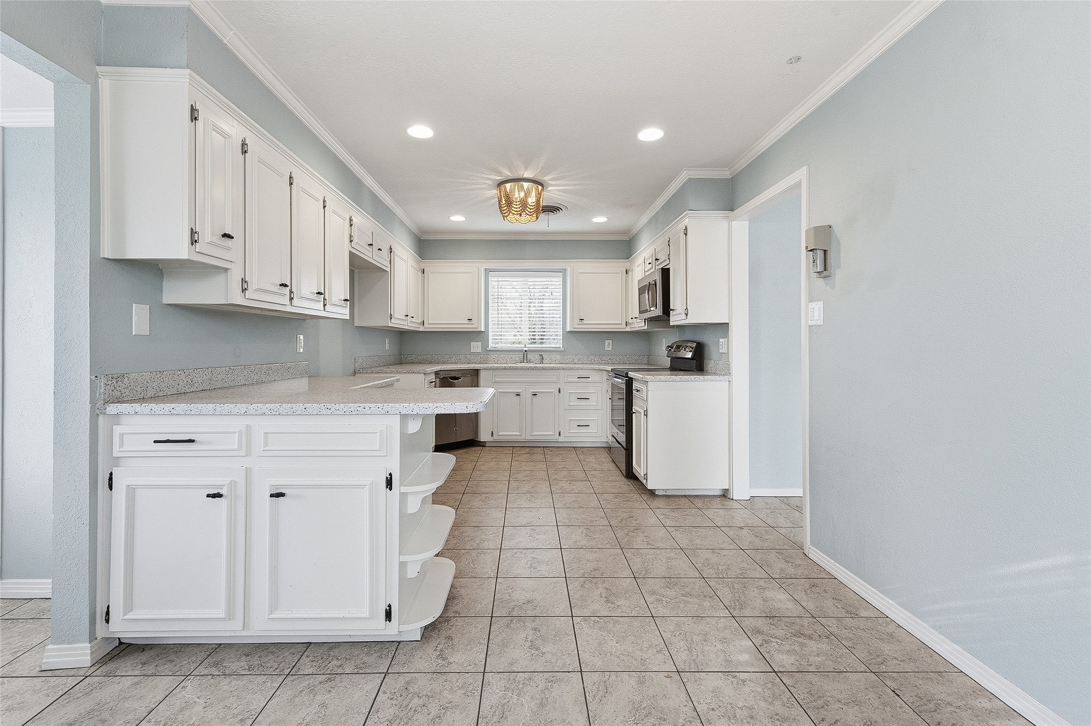 1901 Bluebird Avenue Fort Worth TX 76111