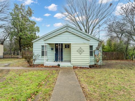 803 W Jefferson Street Waxahachie TX 75165