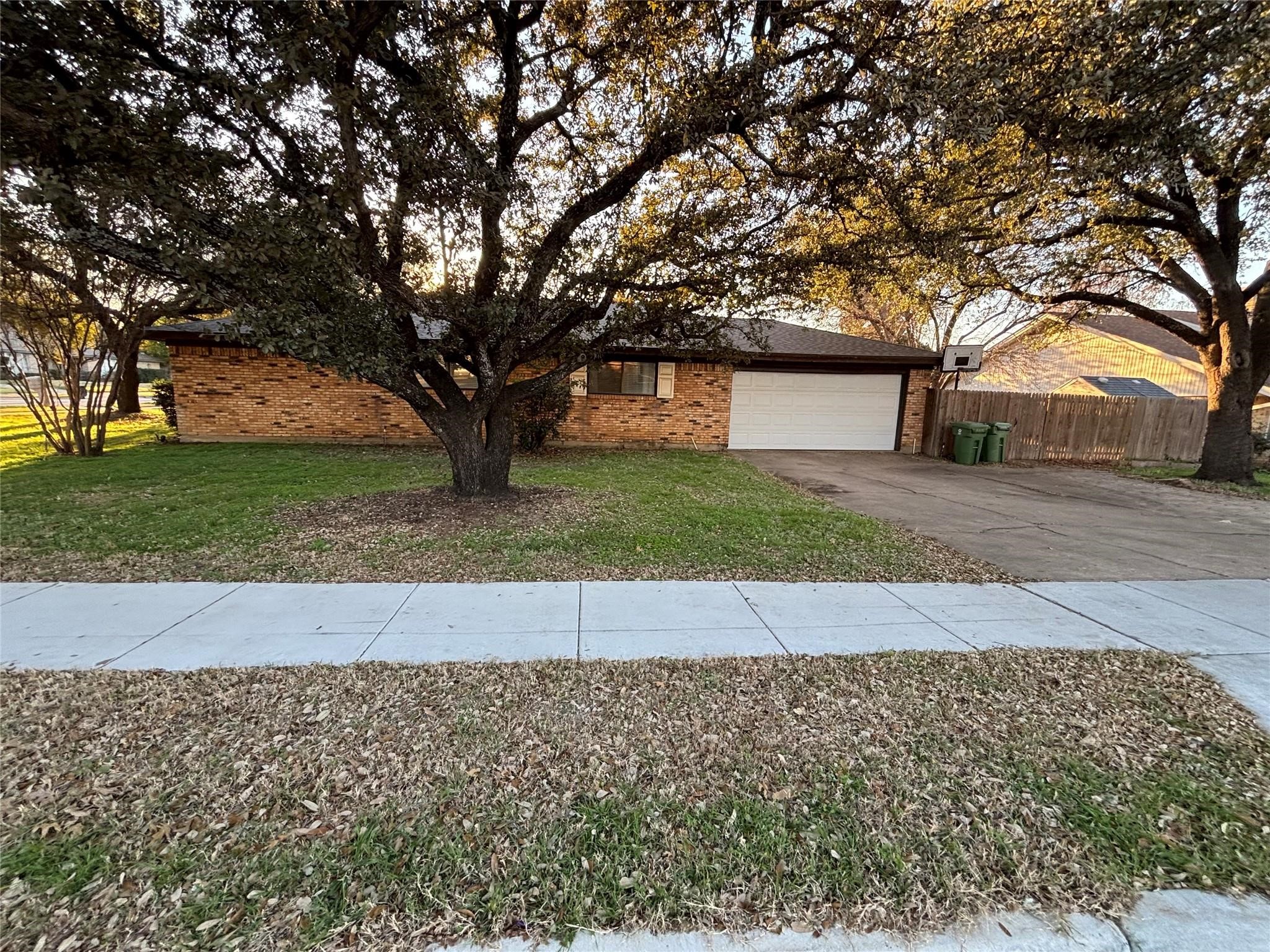 6533 Riviera Drive North Richland Hills TX 76180