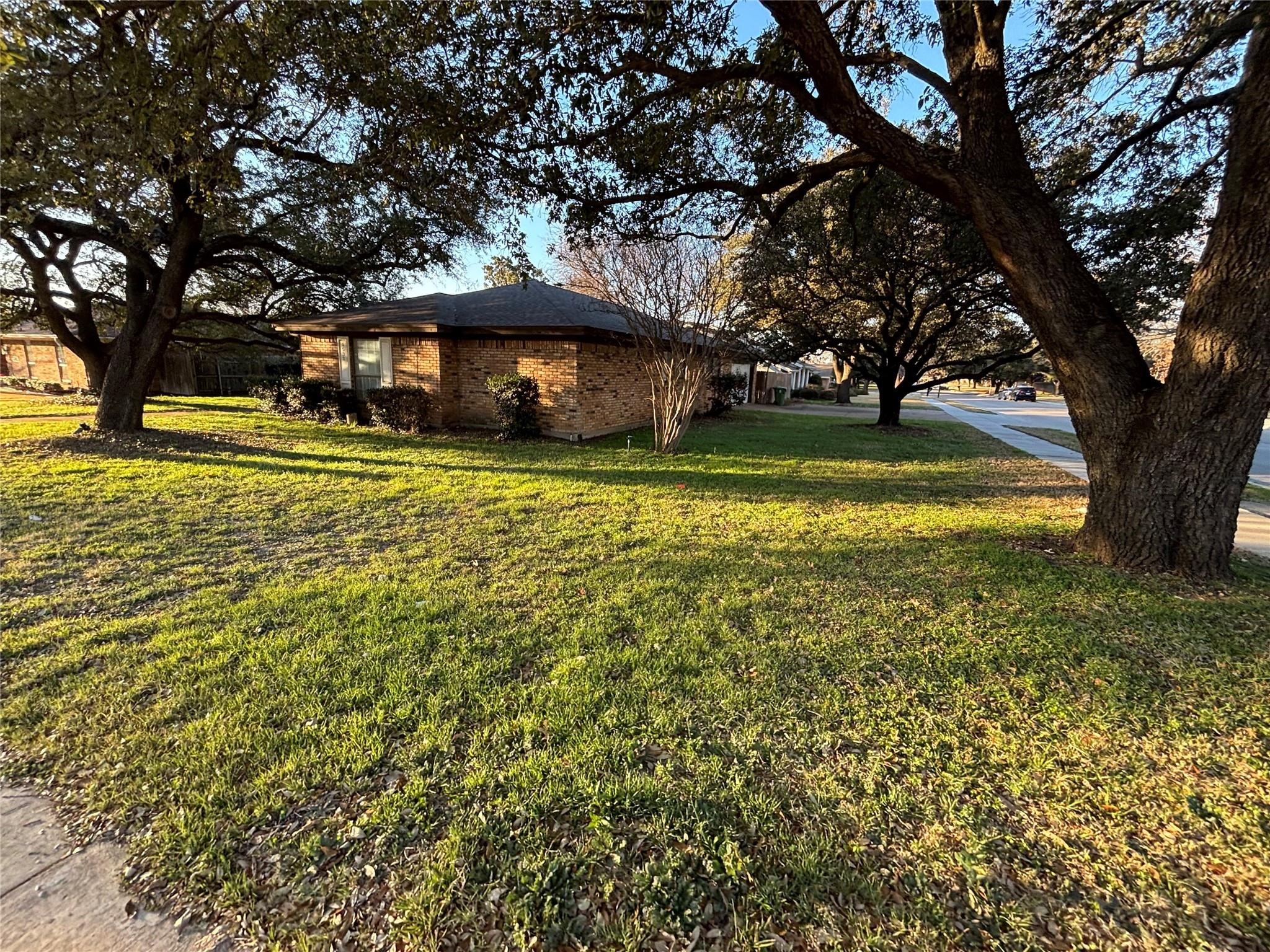 6533 Riviera Drive North Richland Hills TX 76180