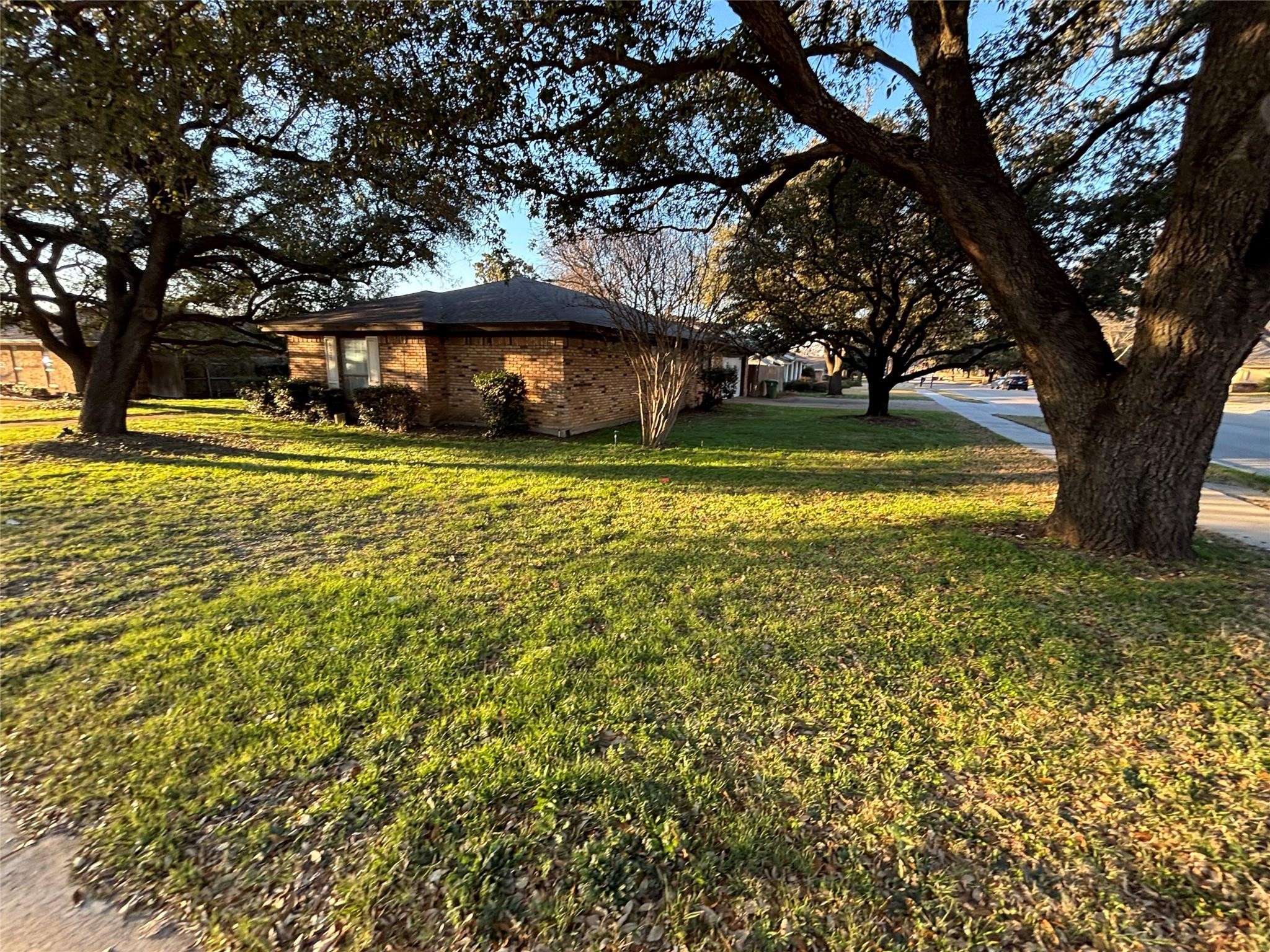 6533 Riviera Drive North Richland Hills TX 76180