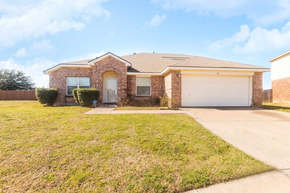 537 Autumn Park Fort Worth TX 76140