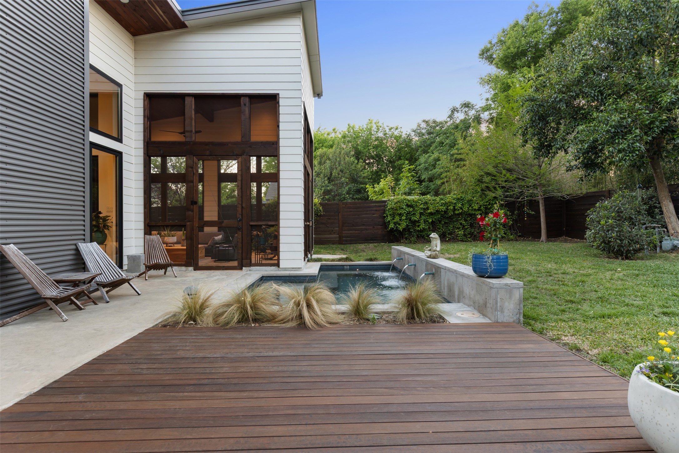8619 San Benito Way Dallas TX 75218