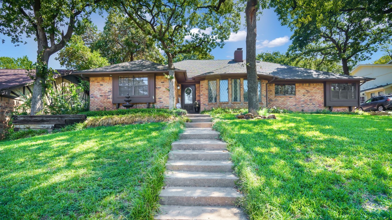 2623 Rivercrest Drive Arlington TX 76006