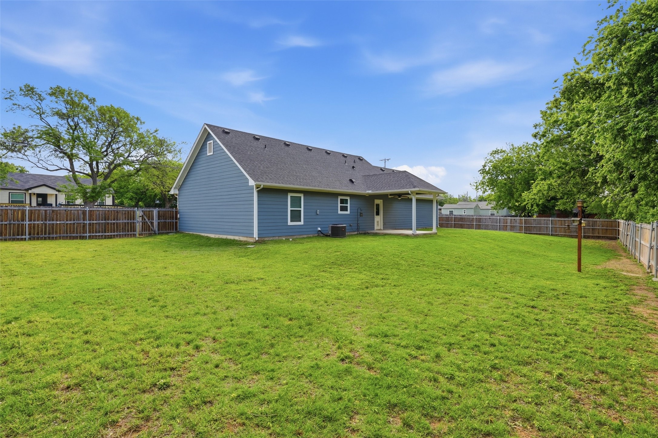 304 W Greenwood Avenue Bowie TX 76230