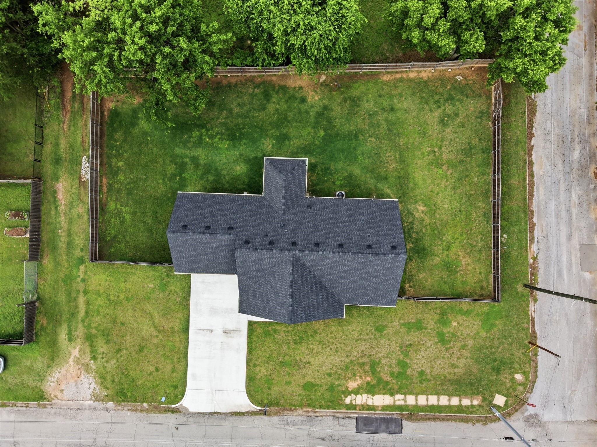 304 W Greenwood Avenue Bowie TX 76230