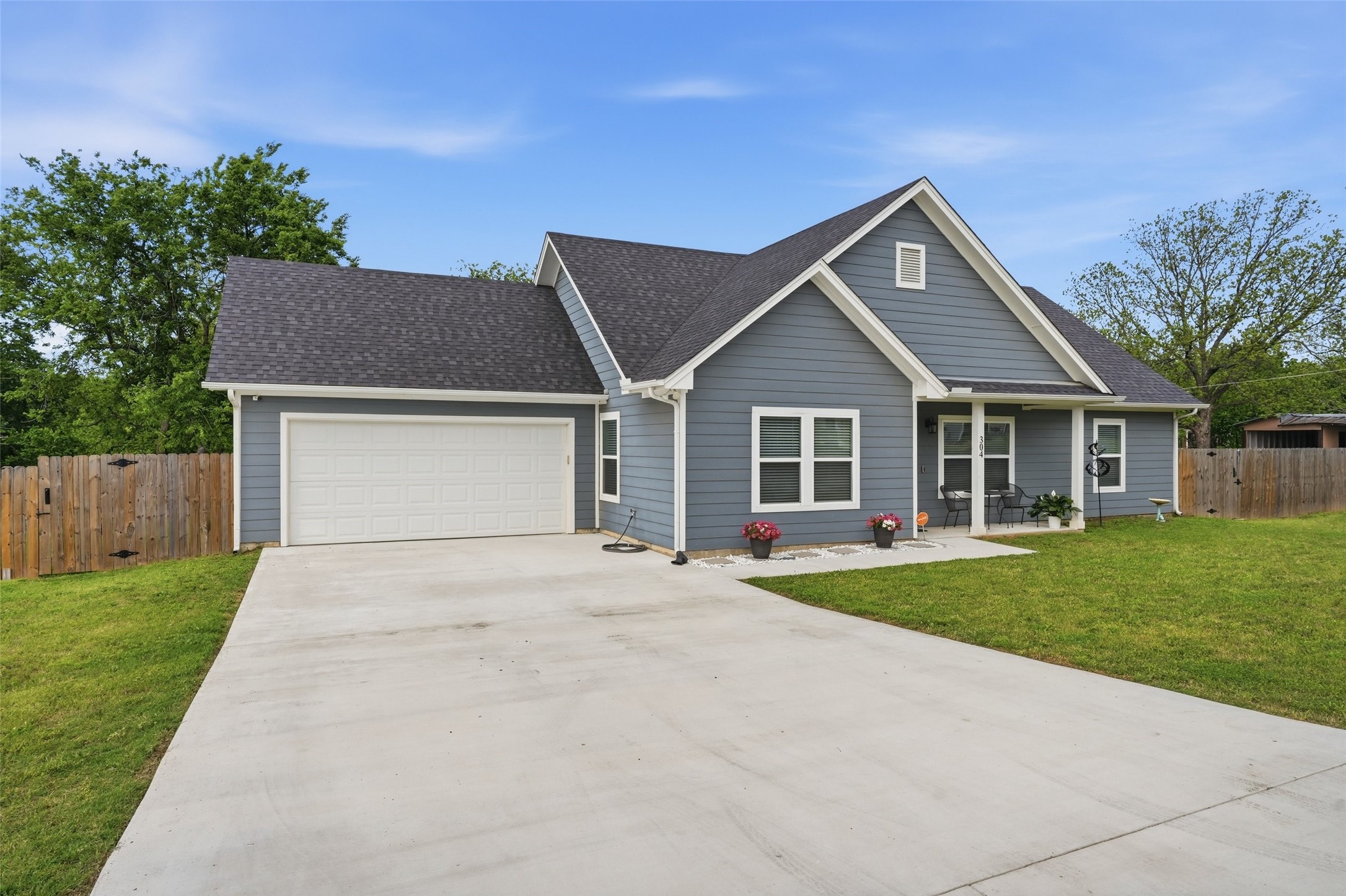 304 W Greenwood Avenue Bowie TX 76230