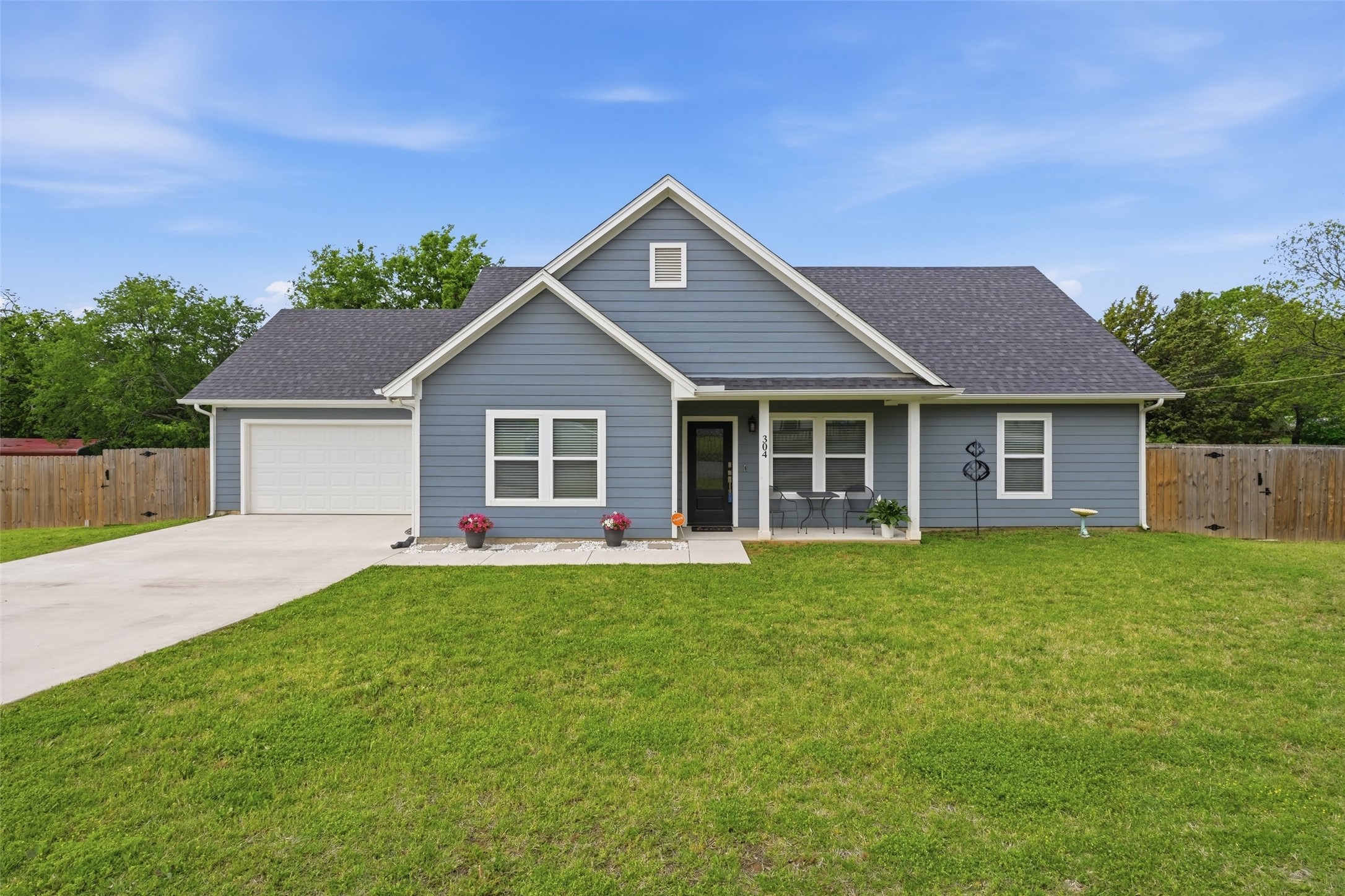 304 W Greenwood Avenue Bowie TX 76230