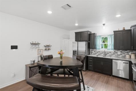 304 W Greenwood Avenue Bowie TX 76230