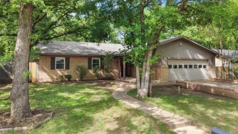 1109 Pine Ridge Drive Azle TX 76020