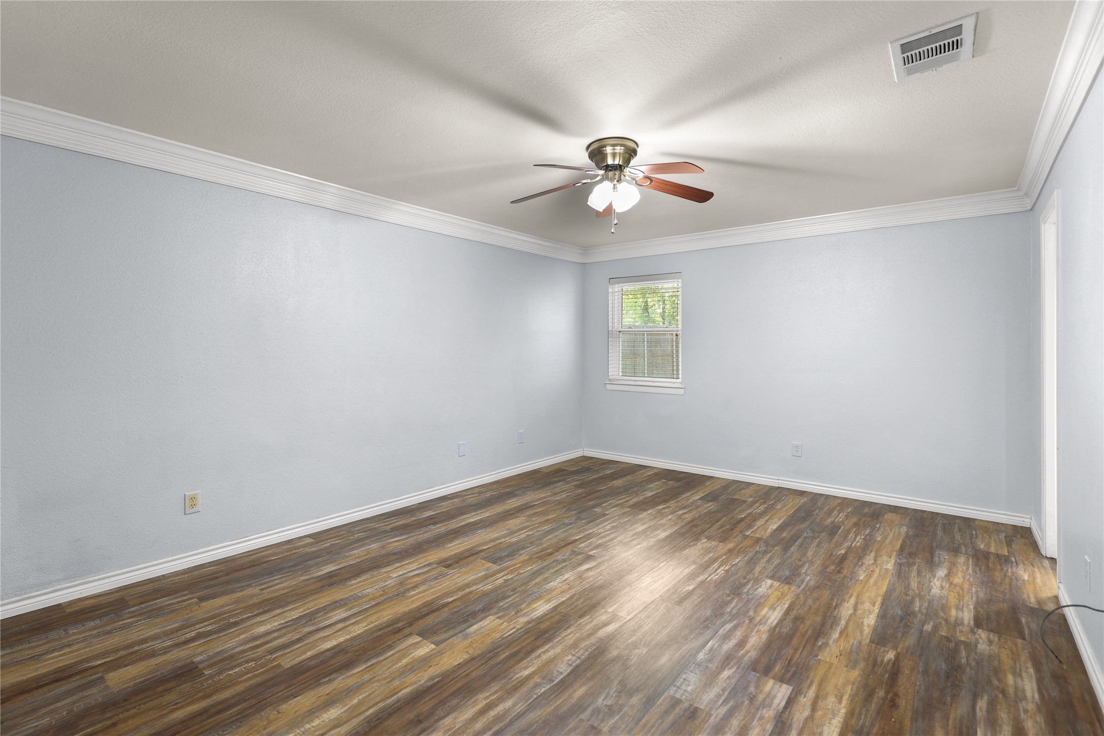 1109 Pine Ridge Drive Azle TX 76020