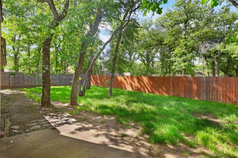 1109 Pine Ridge Drive Azle TX 76020