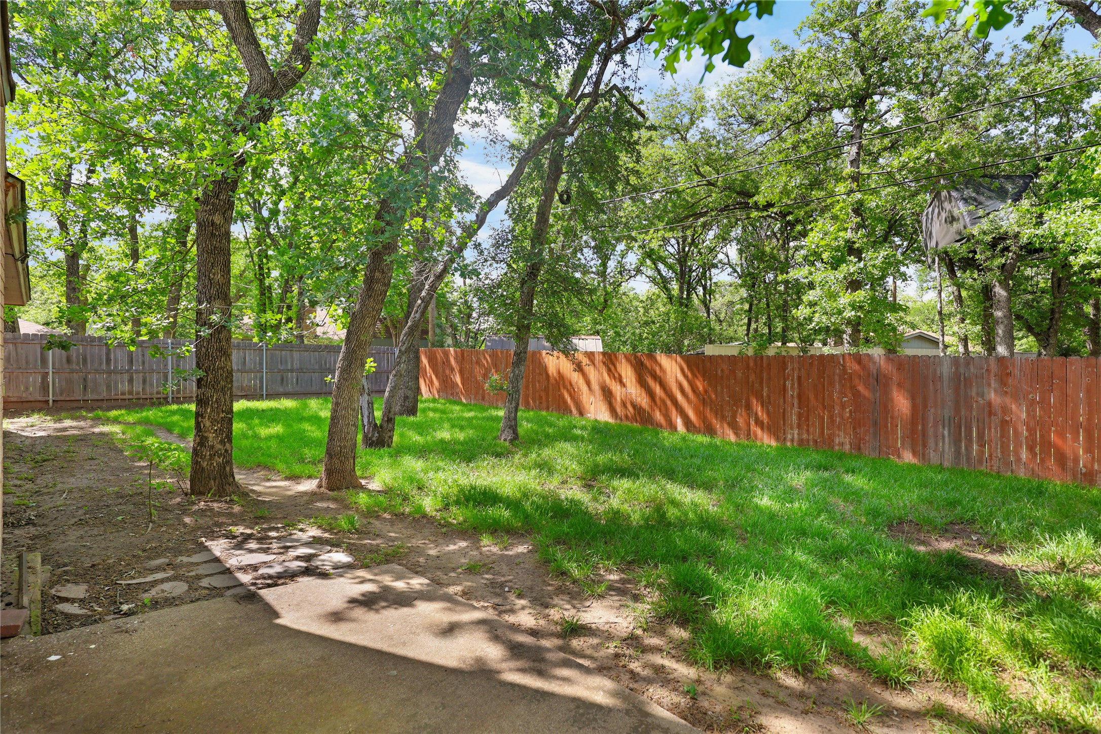 1109 Pine Ridge Drive Azle TX 76020