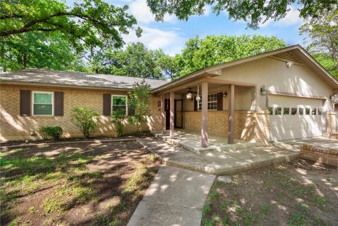 1109 Pine Ridge Drive Azle TX 76020