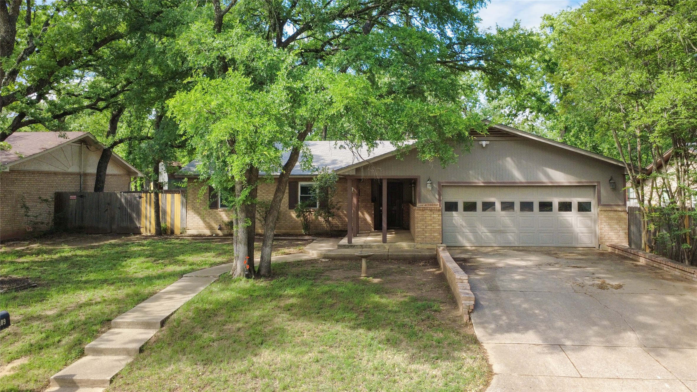 1109 Pine Ridge Drive Azle TX 76020