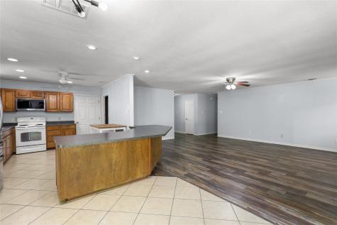 1109 Pine Ridge Drive Azle TX 76020