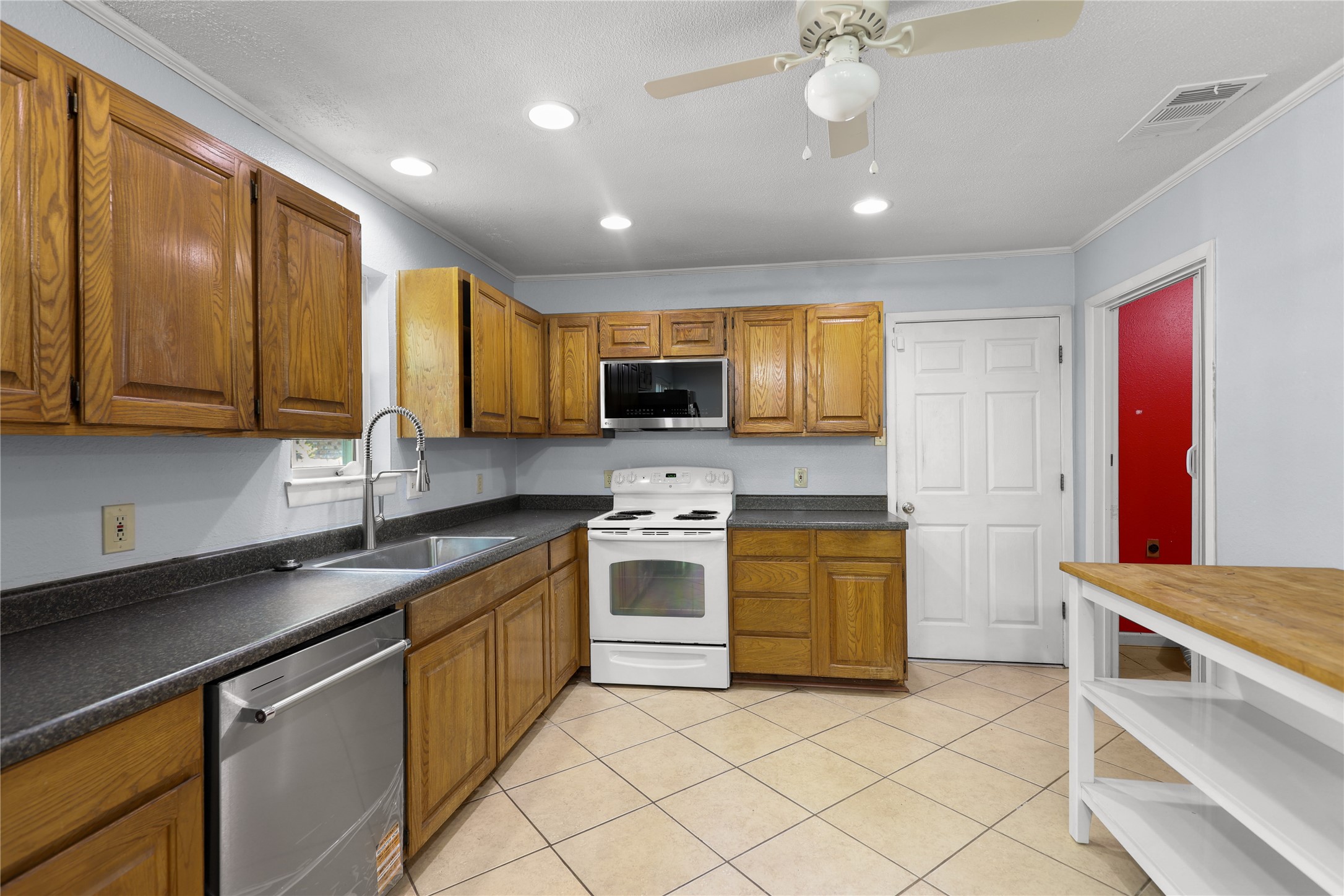 1109 Pine Ridge Drive Azle TX 76020