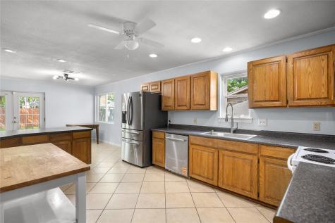 1109 Pine Ridge Drive Azle TX 76020