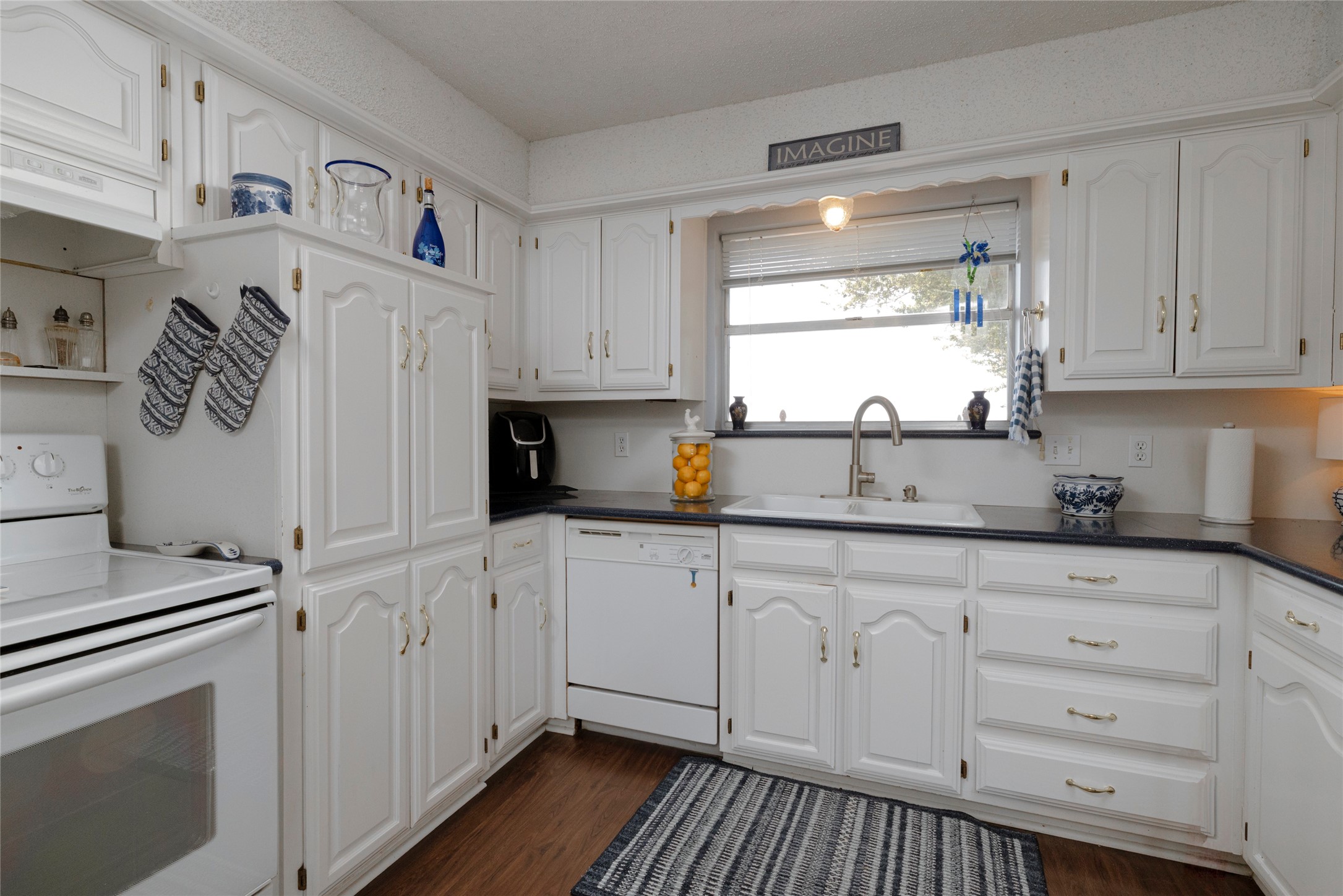 105 Lakeview Drive Runaway Bay TX 76426