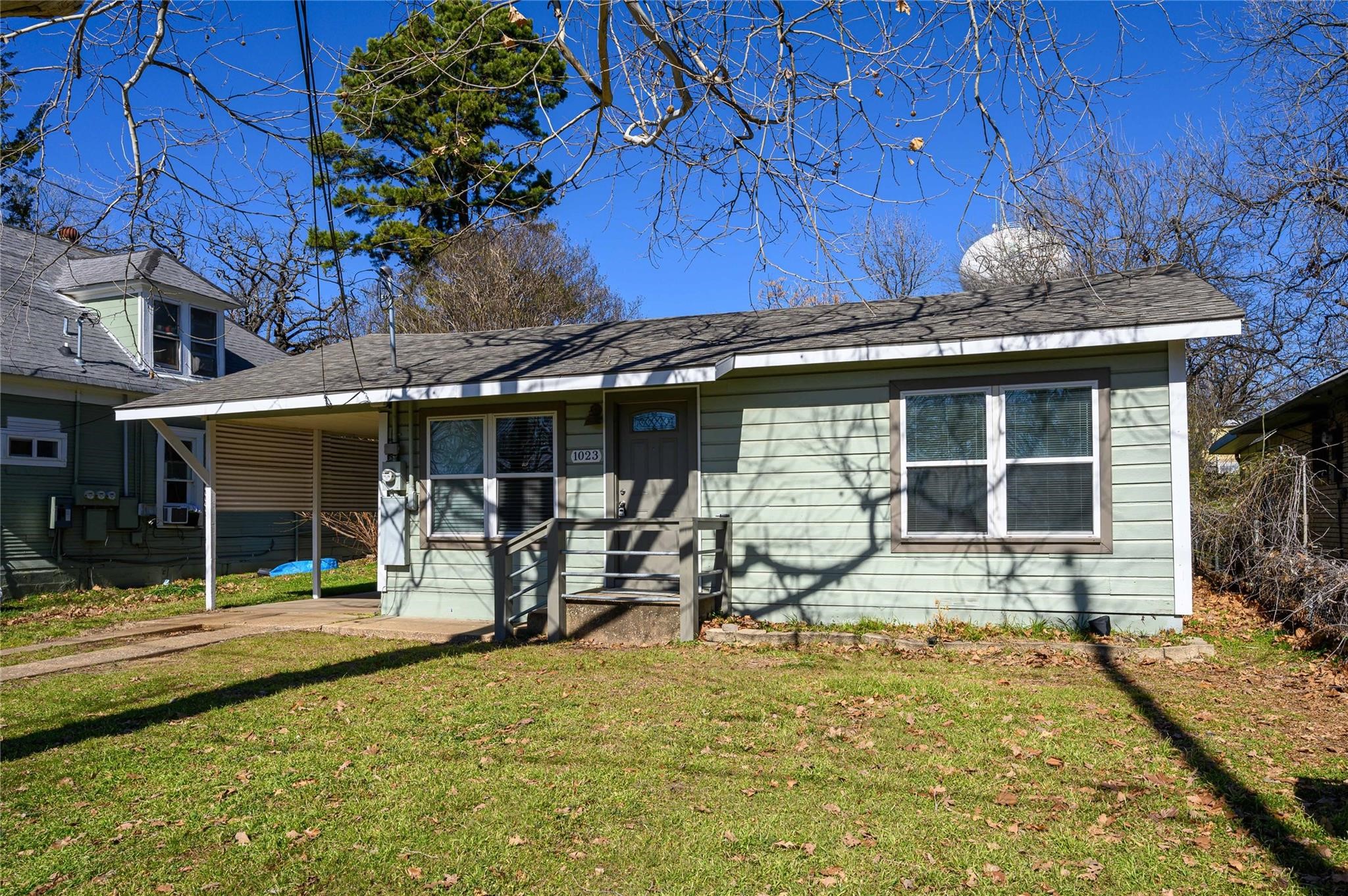 1023 W Bullock Street Denison TX 75020
