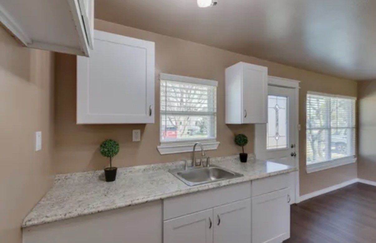 4330 Pensacola Court Dallas TX 75211