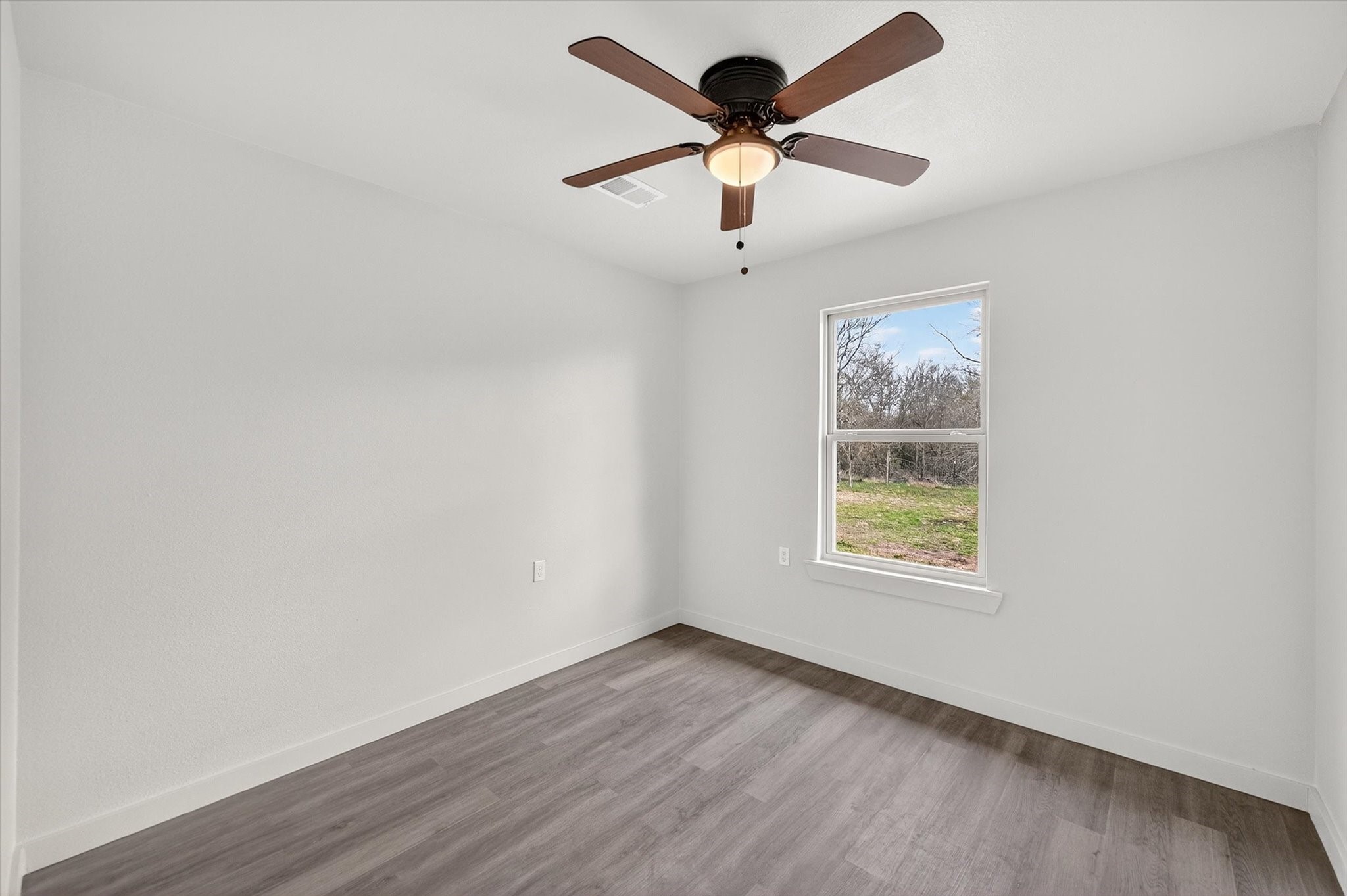 705 S 3rd Street E Dawson TX 76639