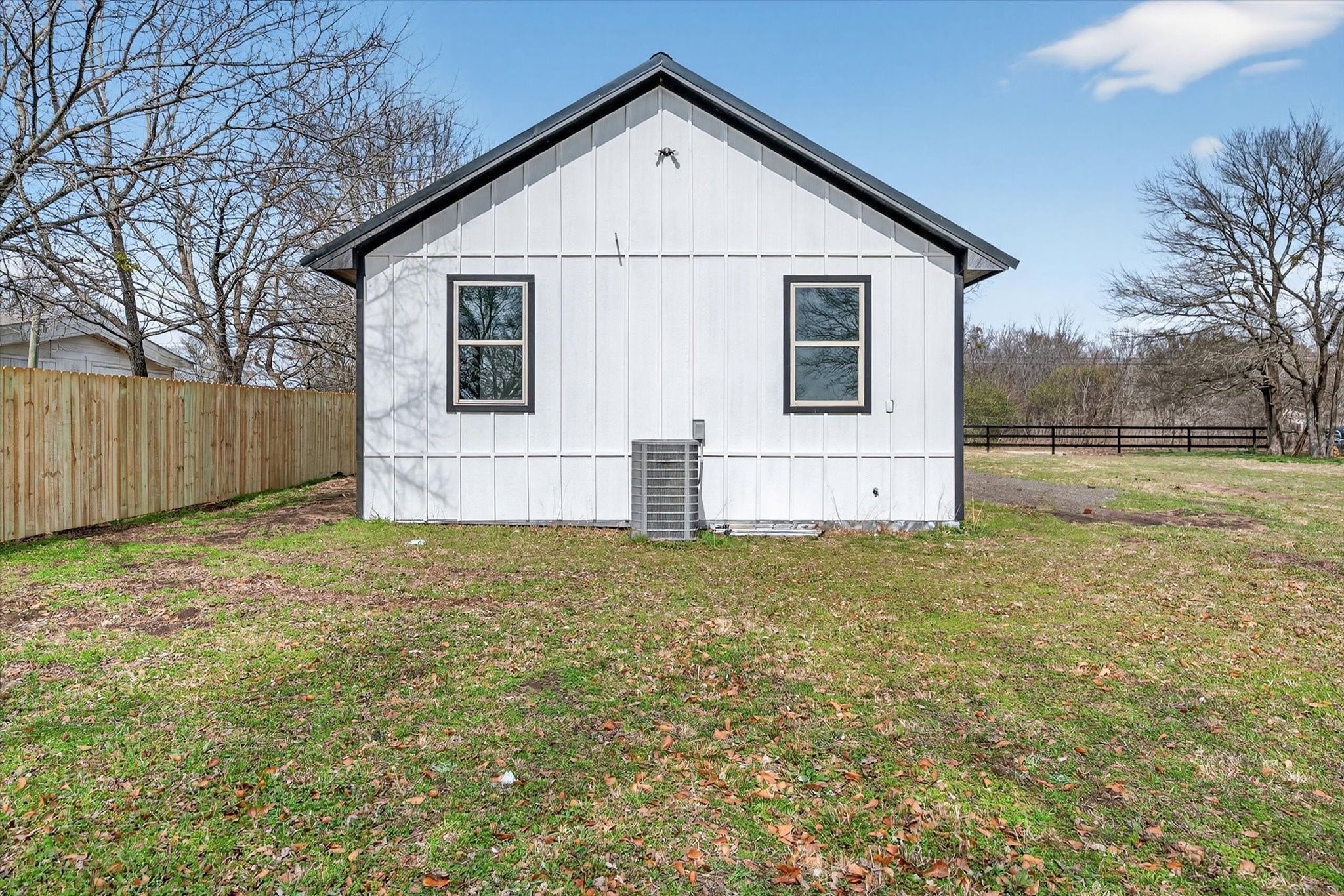 705 S 3rd Street E Dawson TX 76639