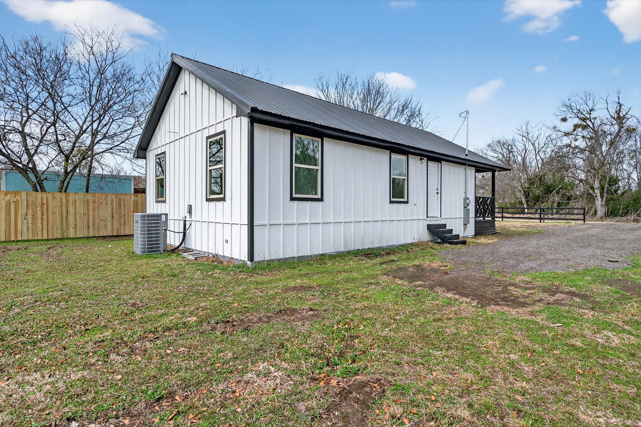 705 S 3rd Street E Dawson TX 76639