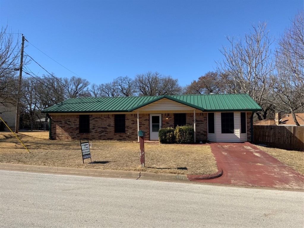 1121 Red Bud Drive Azle TX 76020