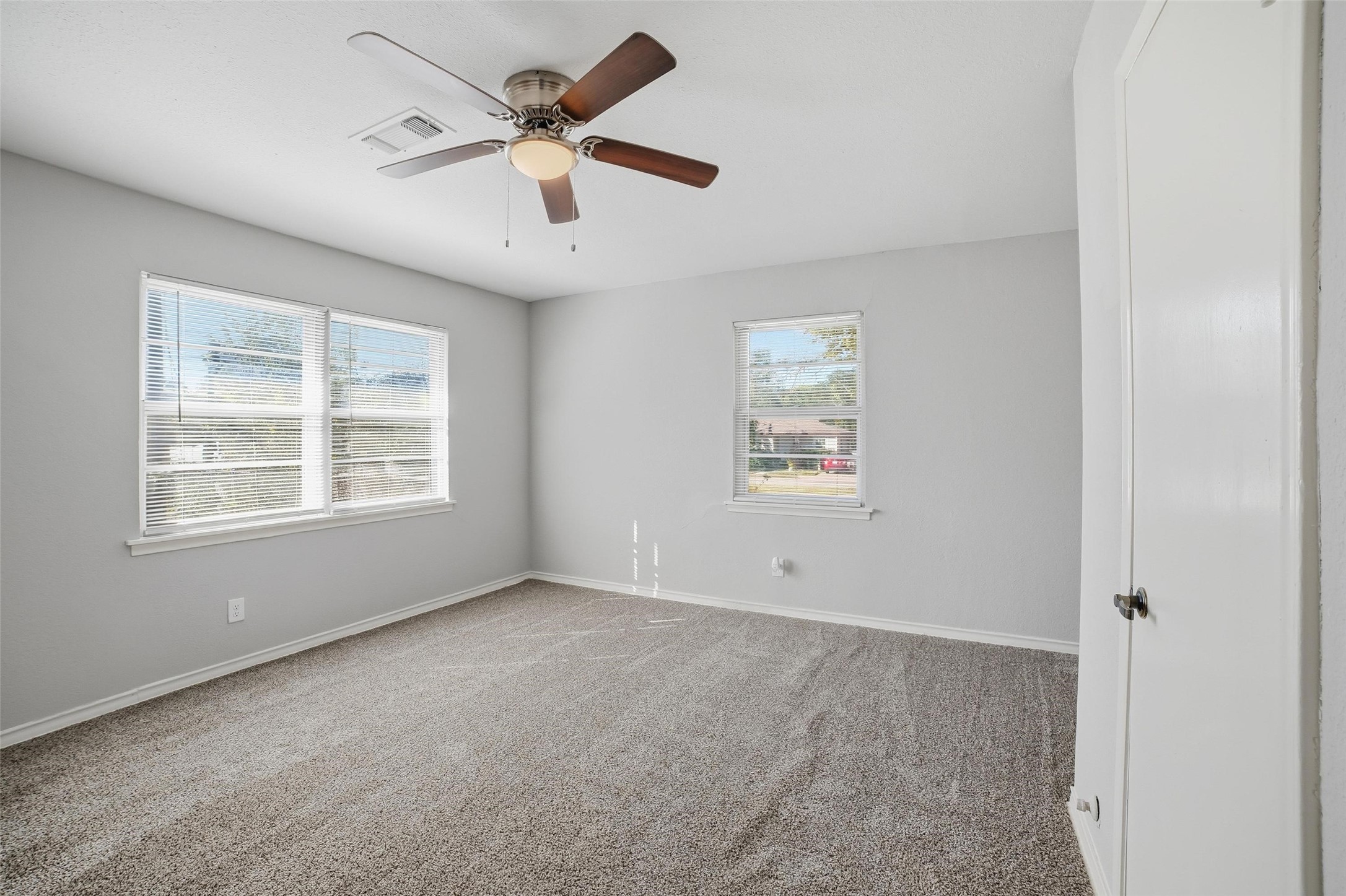 2926 N Prairie Creek Road Dallas TX 75227