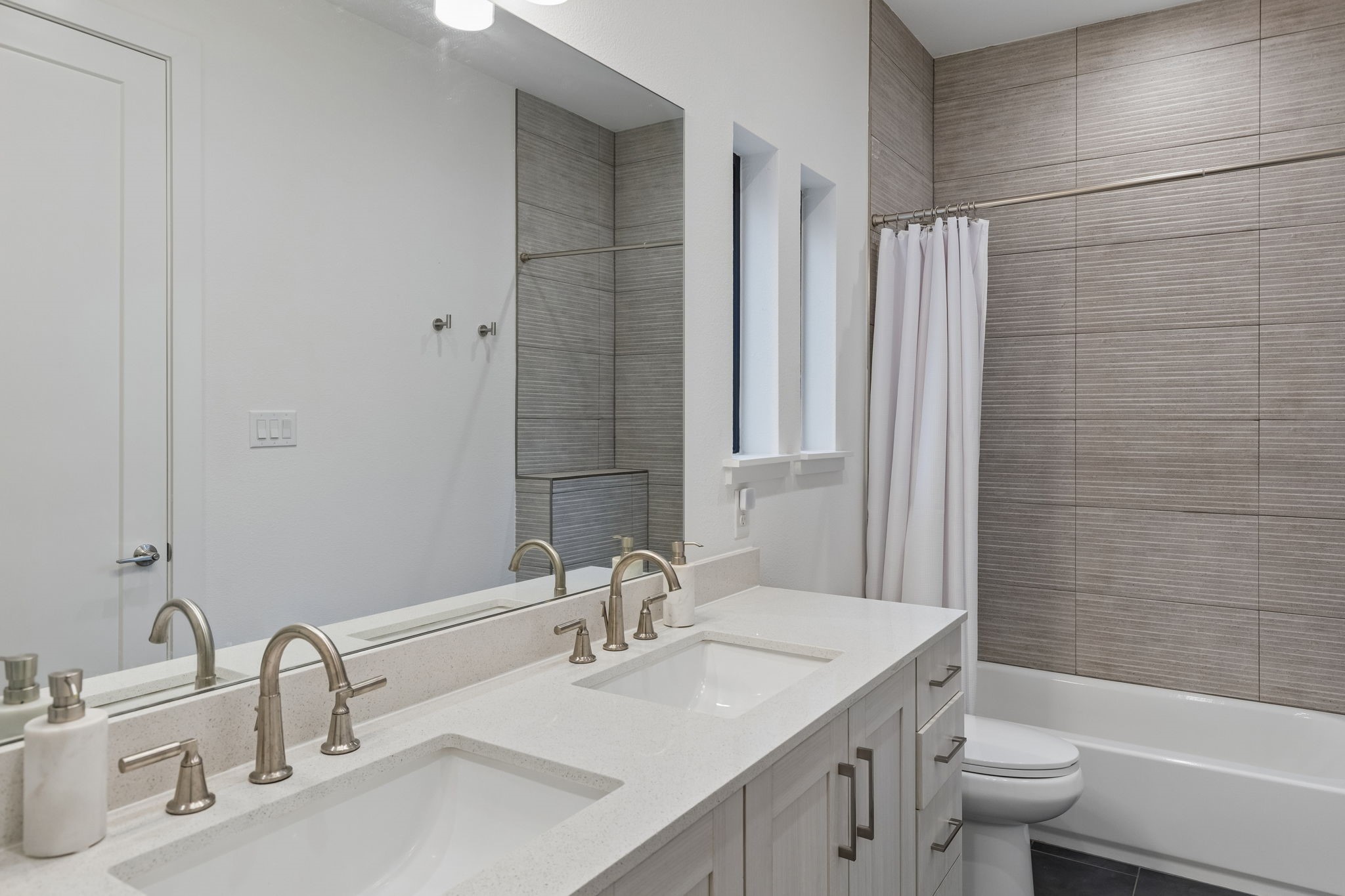 1208 Haines Avenue Dallas TX 75208