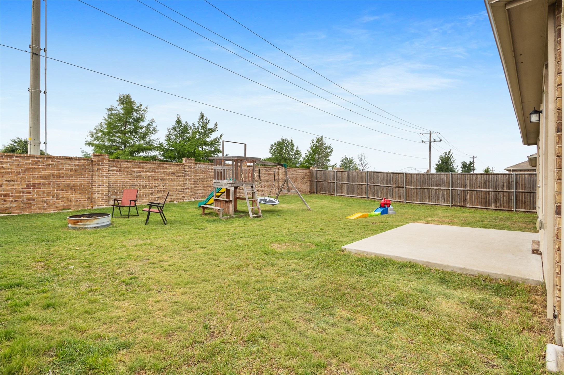 1914 Waggoner Drive Aubrey TX 76227