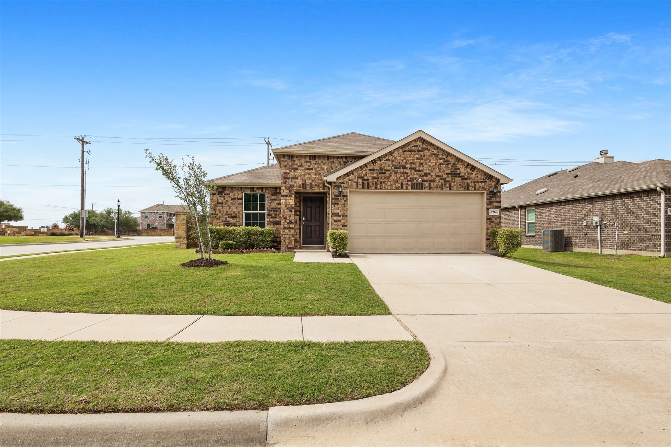 1914 Waggoner Drive Aubrey TX 76227