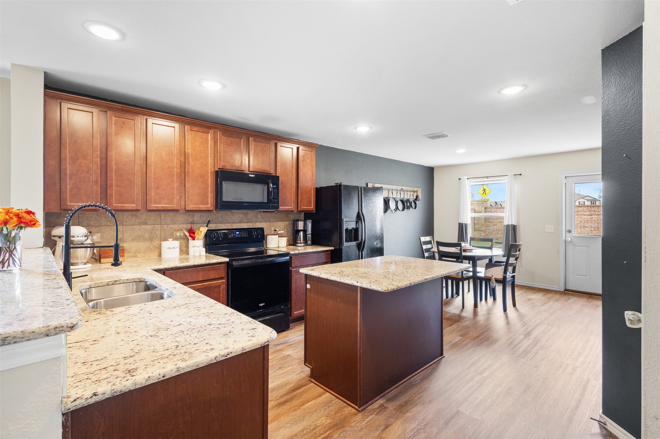 1914 Waggoner Drive Aubrey TX 76227
