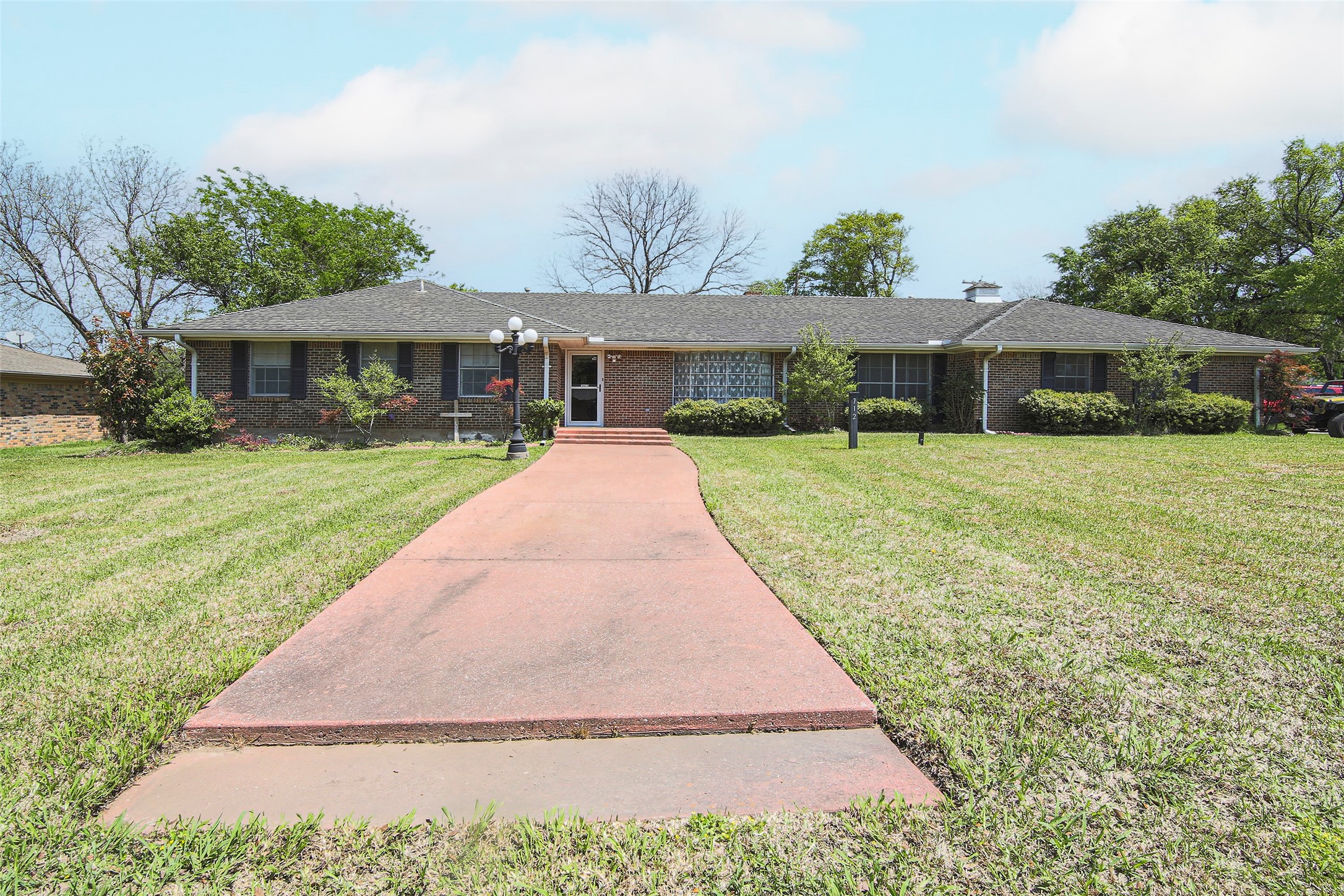 712 Henderson Street Wills Point TX 75169