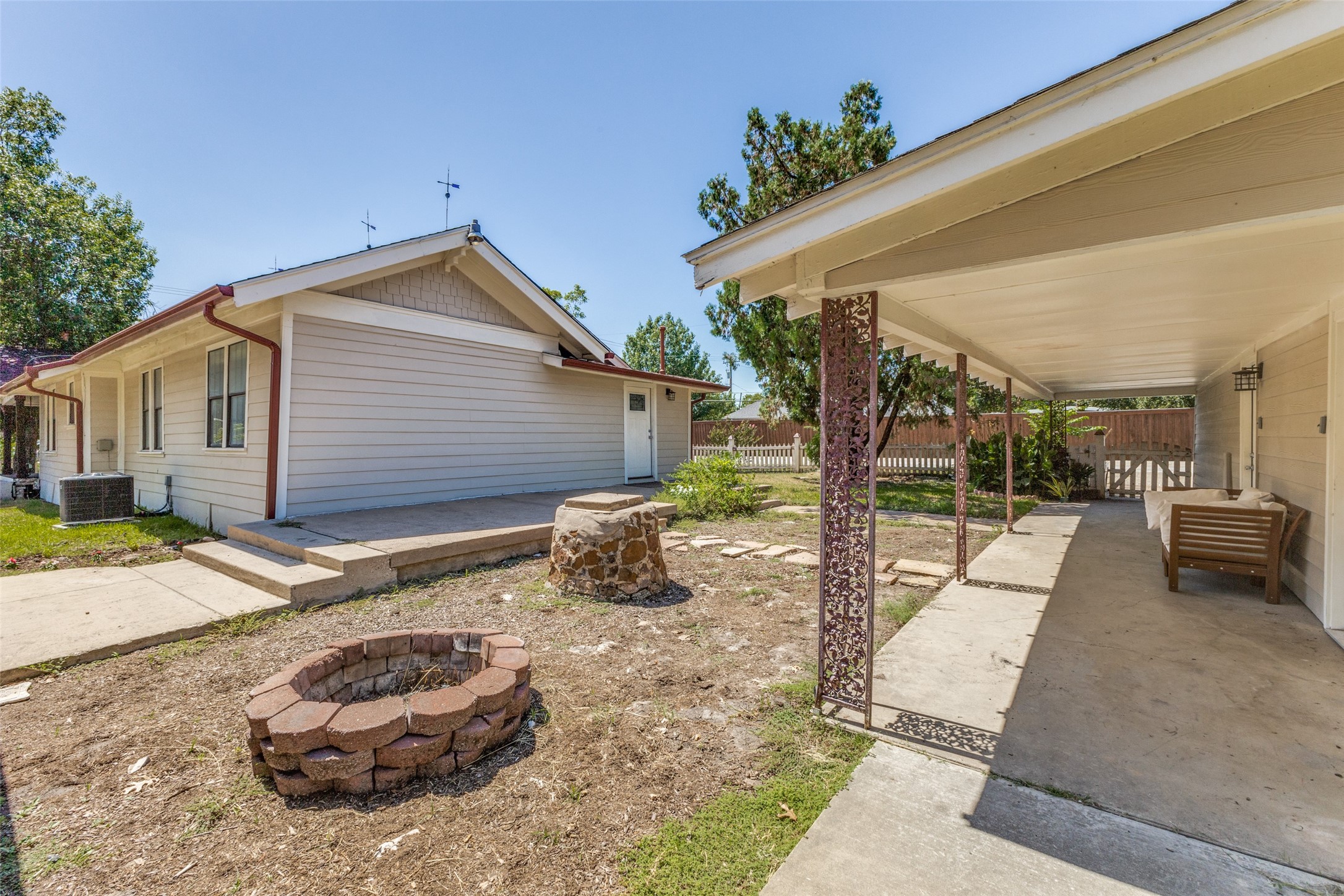 401 S 4th Street Crandall TX 75114