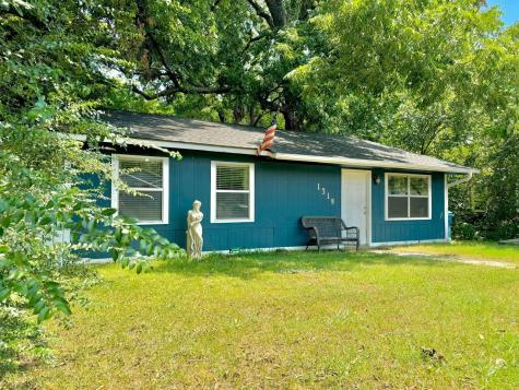 1319 W Morgan Street Denison TX 75020