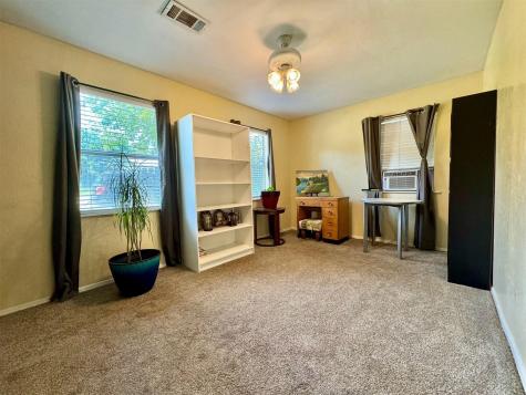 1319 W Morgan Street Denison TX 75020