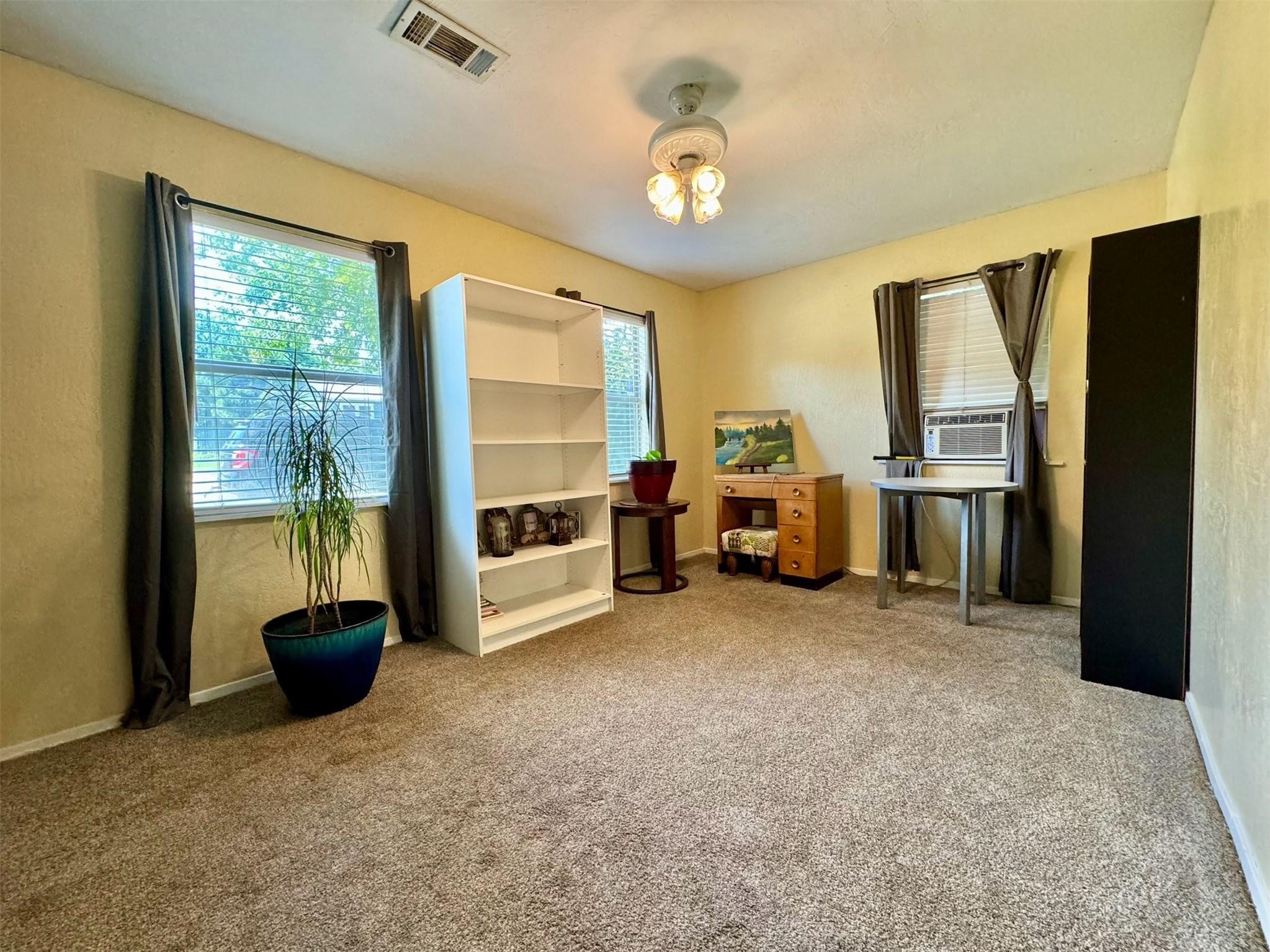 1319 W Morgan Street Denison TX 75020