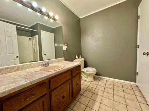 1319 W Morgan Street Denison TX 75020